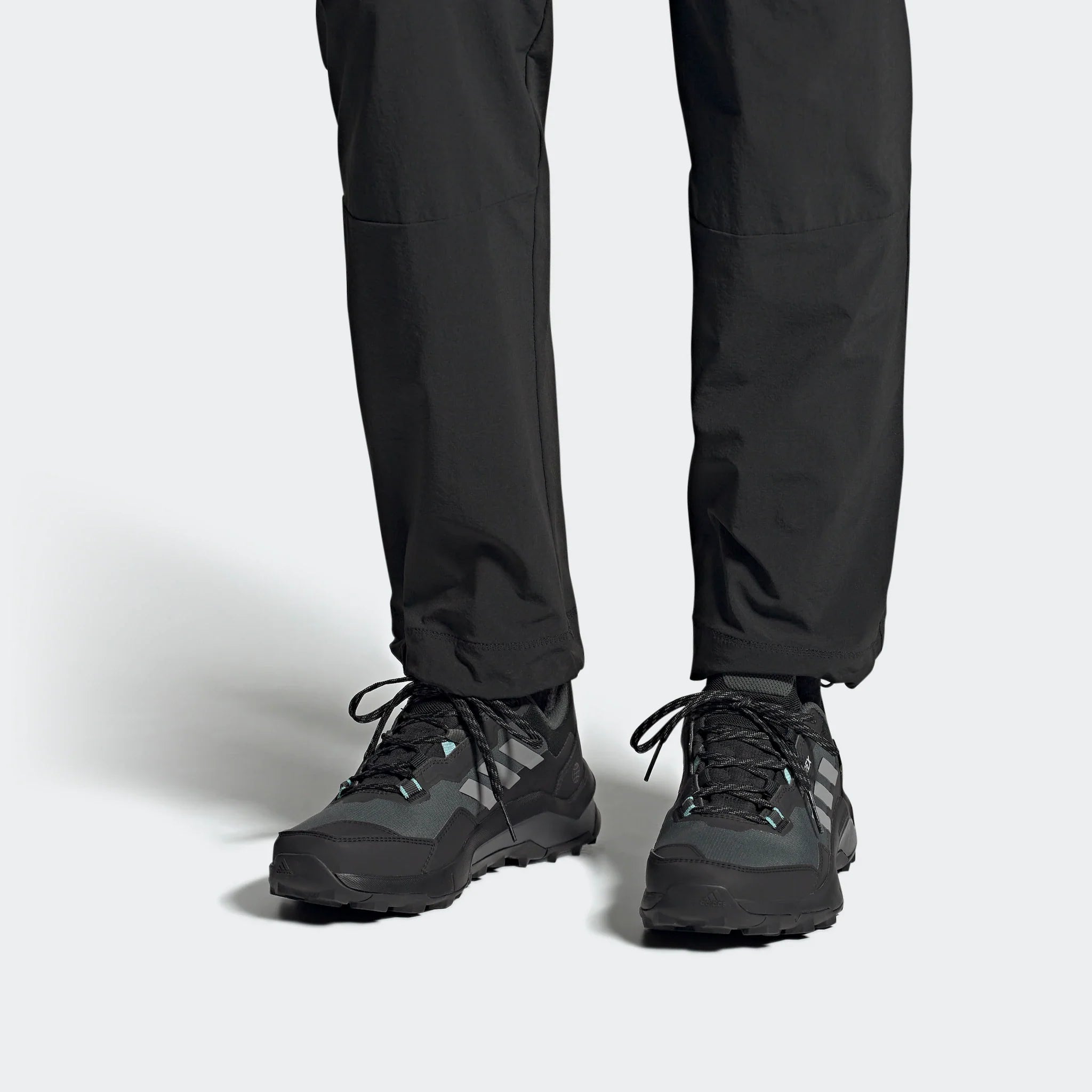 Adidas Terrex AX4 Gore-Tex - Core Black / Grey Three / Mint
