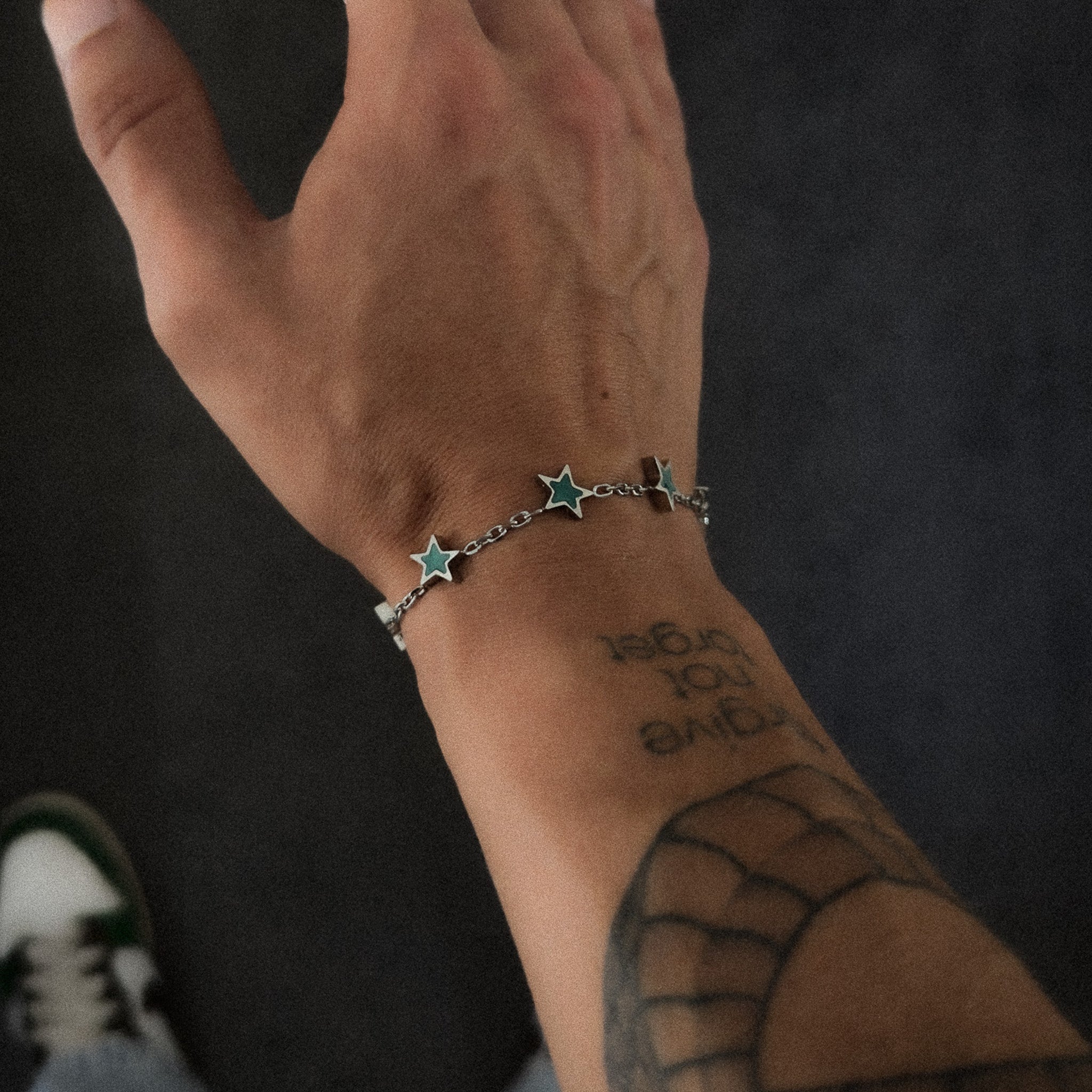 Green onyx star Armband for men – premium stainless steel wristband with polished stone accent