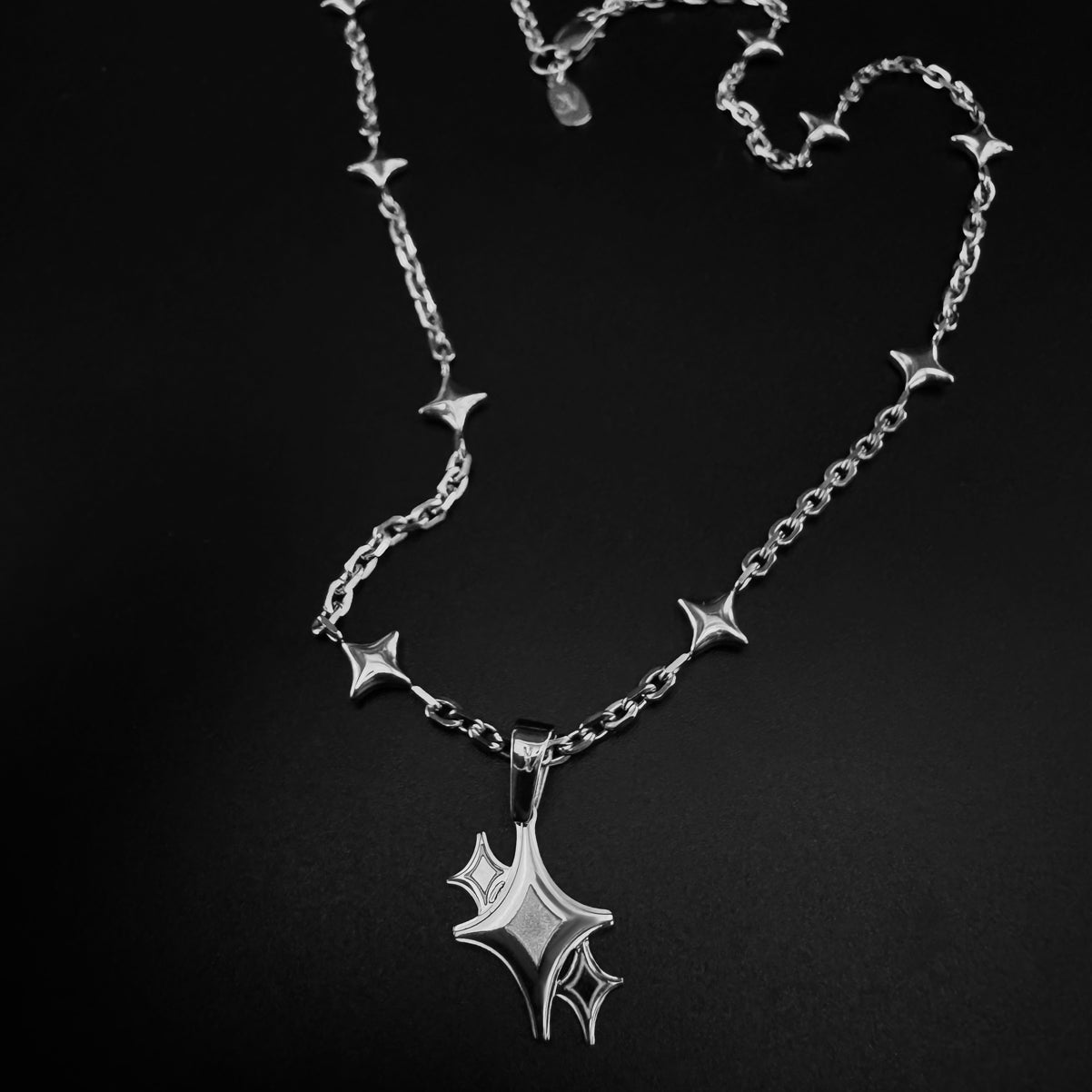 Celestial Silber Halskette with star charm – astrology-inspired jewelry