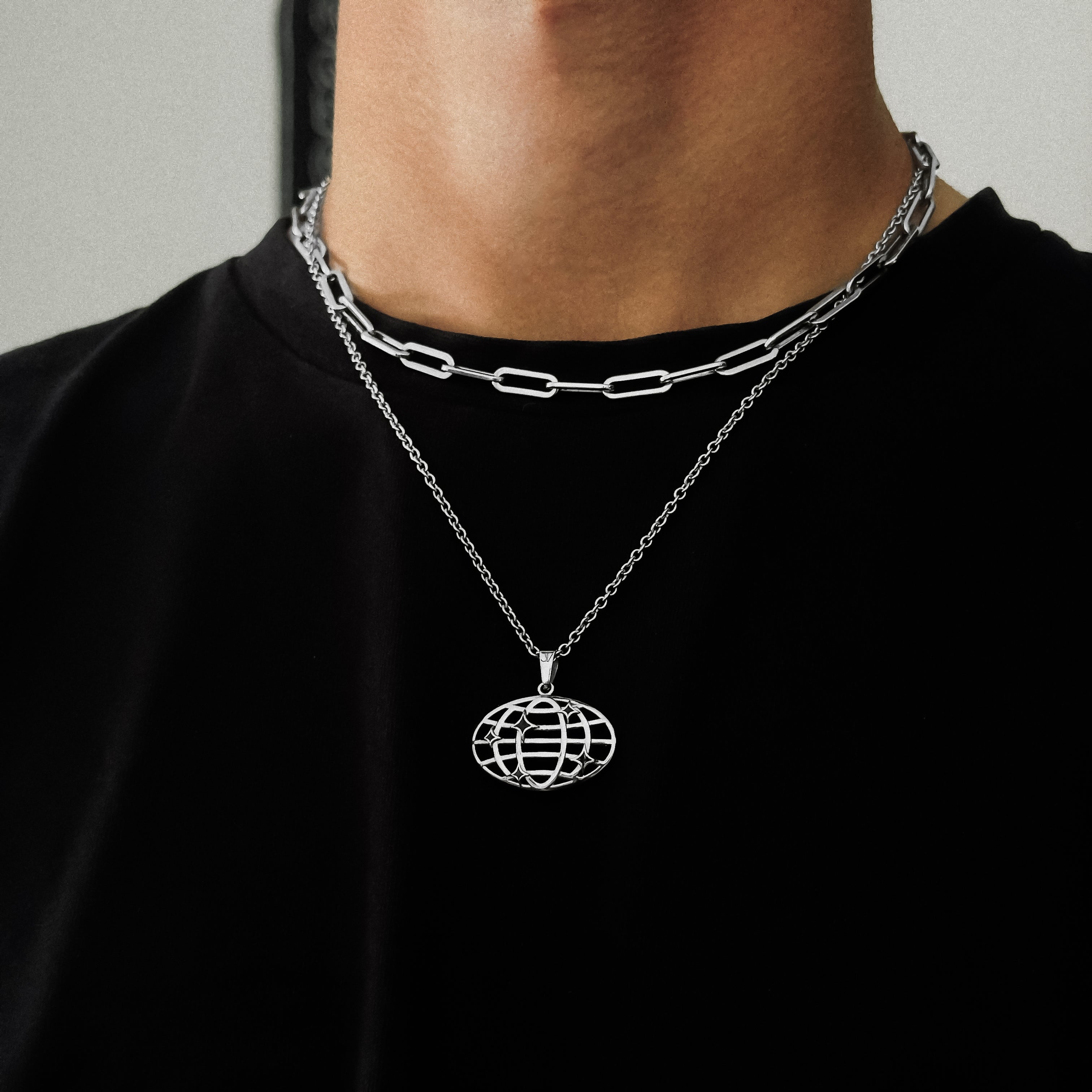 Detailed Closeup of World Rolo Kette 2mm Stainless Steel Halskette