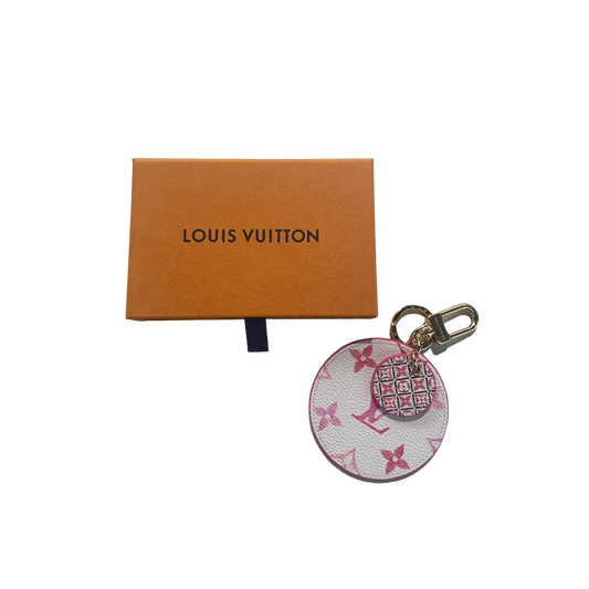 Louis Vuitton keychain By the Pool Pink - Store Exclusive