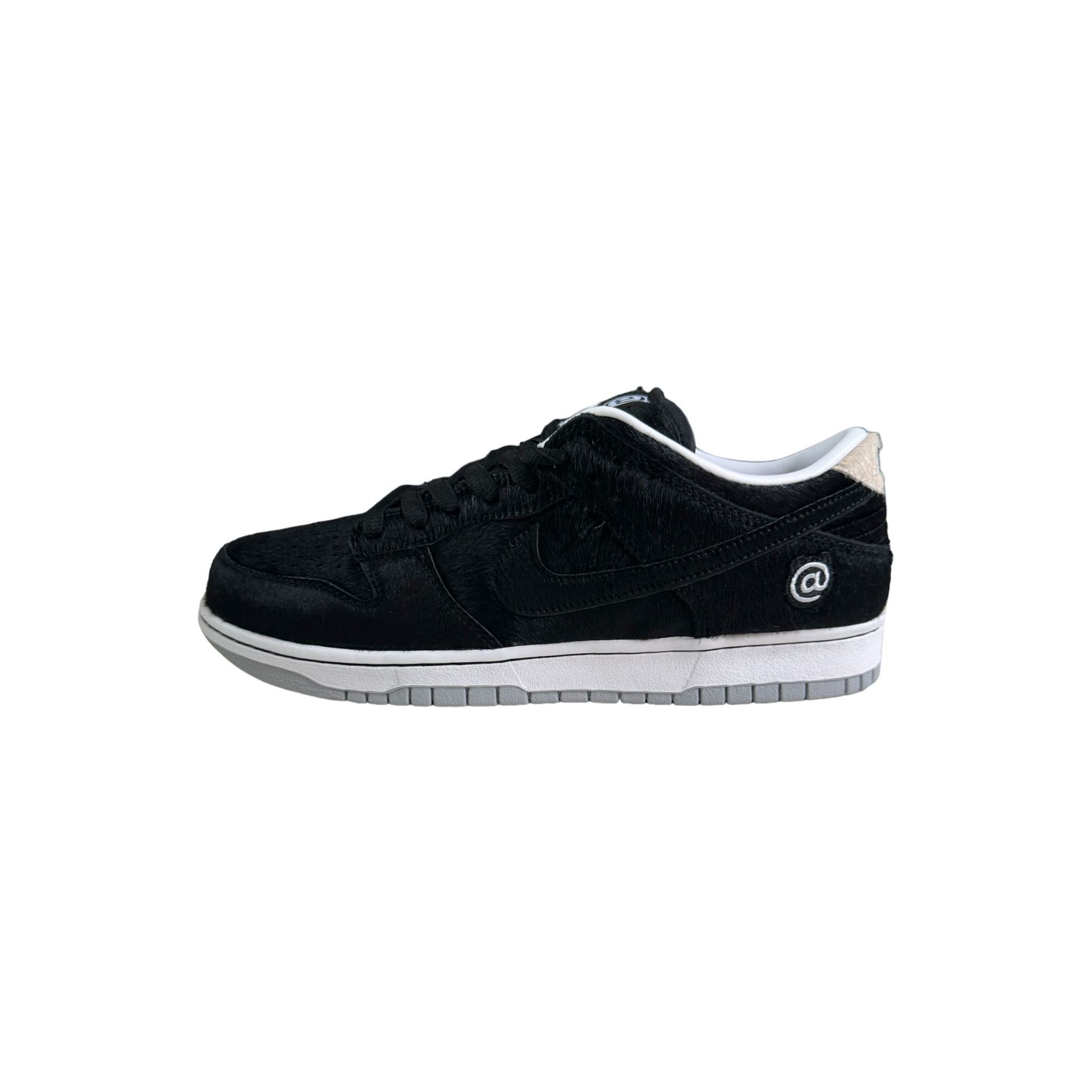 Nike_SB_Dunk_low_Medicom_Toy_2020_left_side