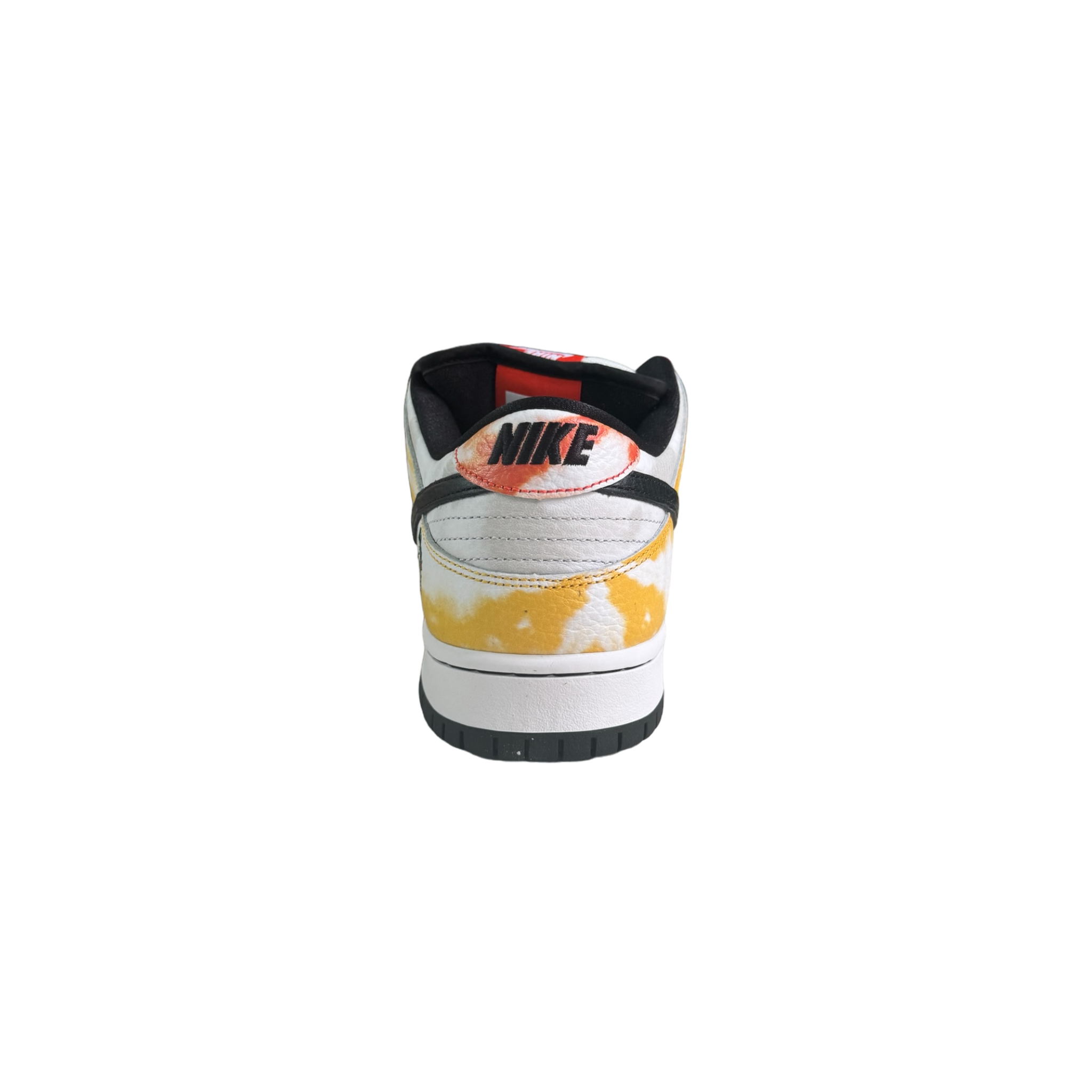 Nike_SB_Dunk_low_Raygun_Tie_Dye_white_heel_back