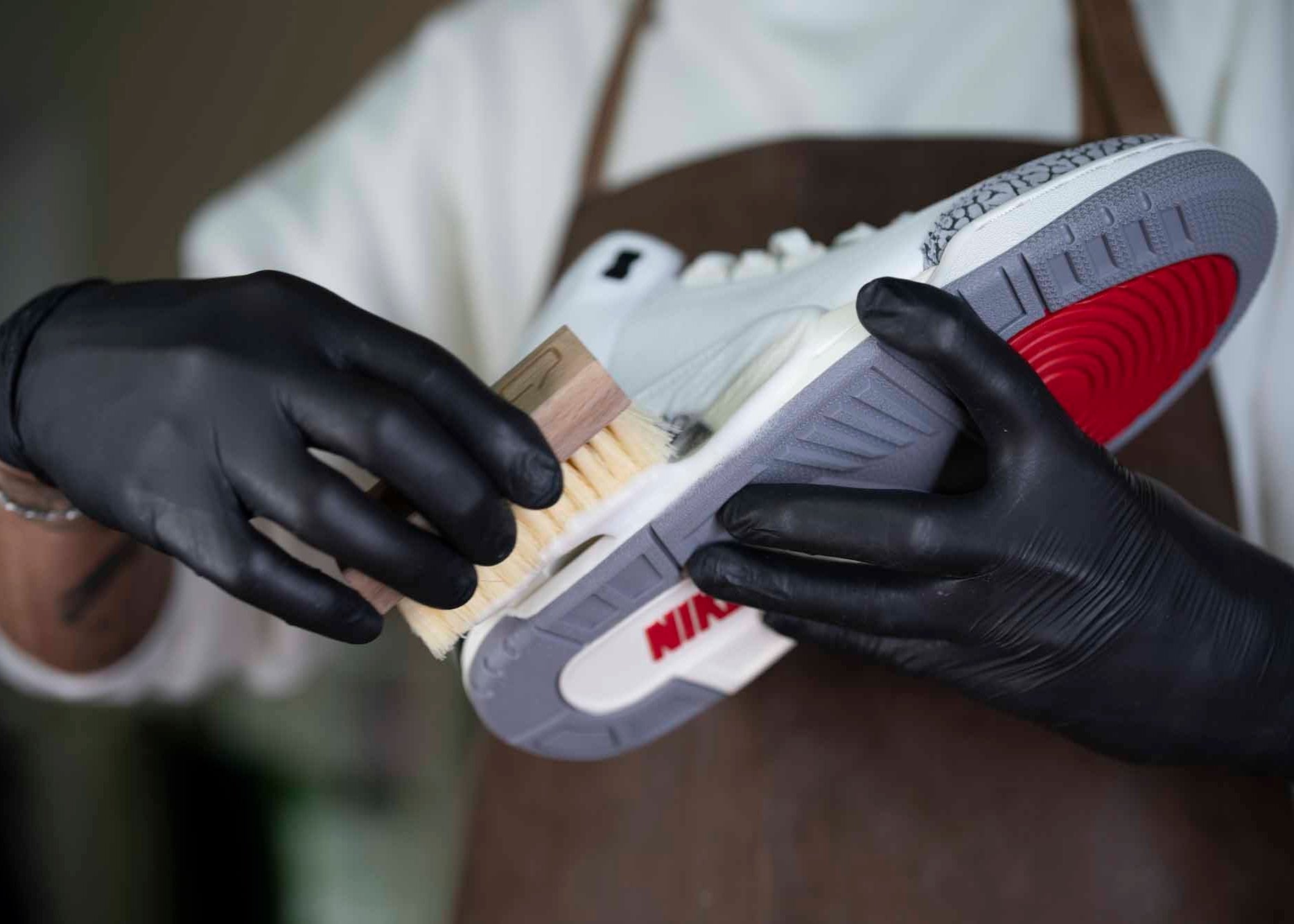 Sneaker Basic Cleaning